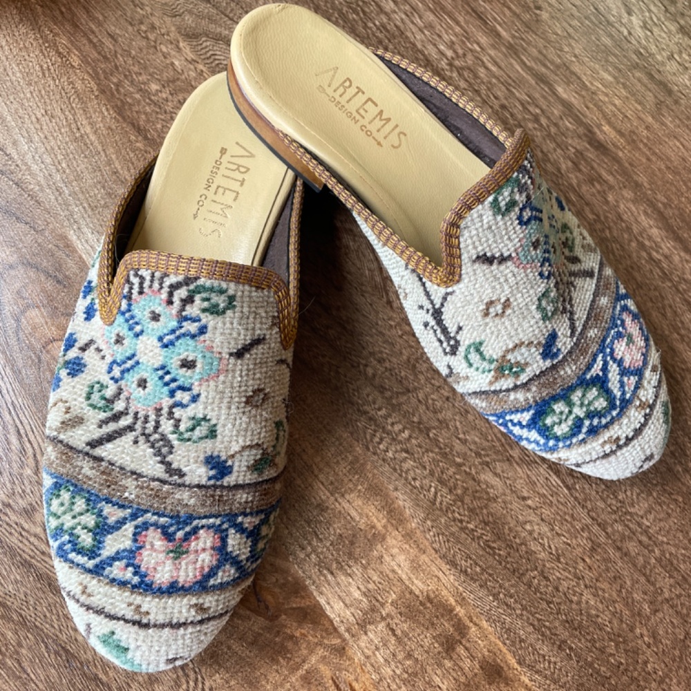 Artemis Design Women’s Carpet Slippers